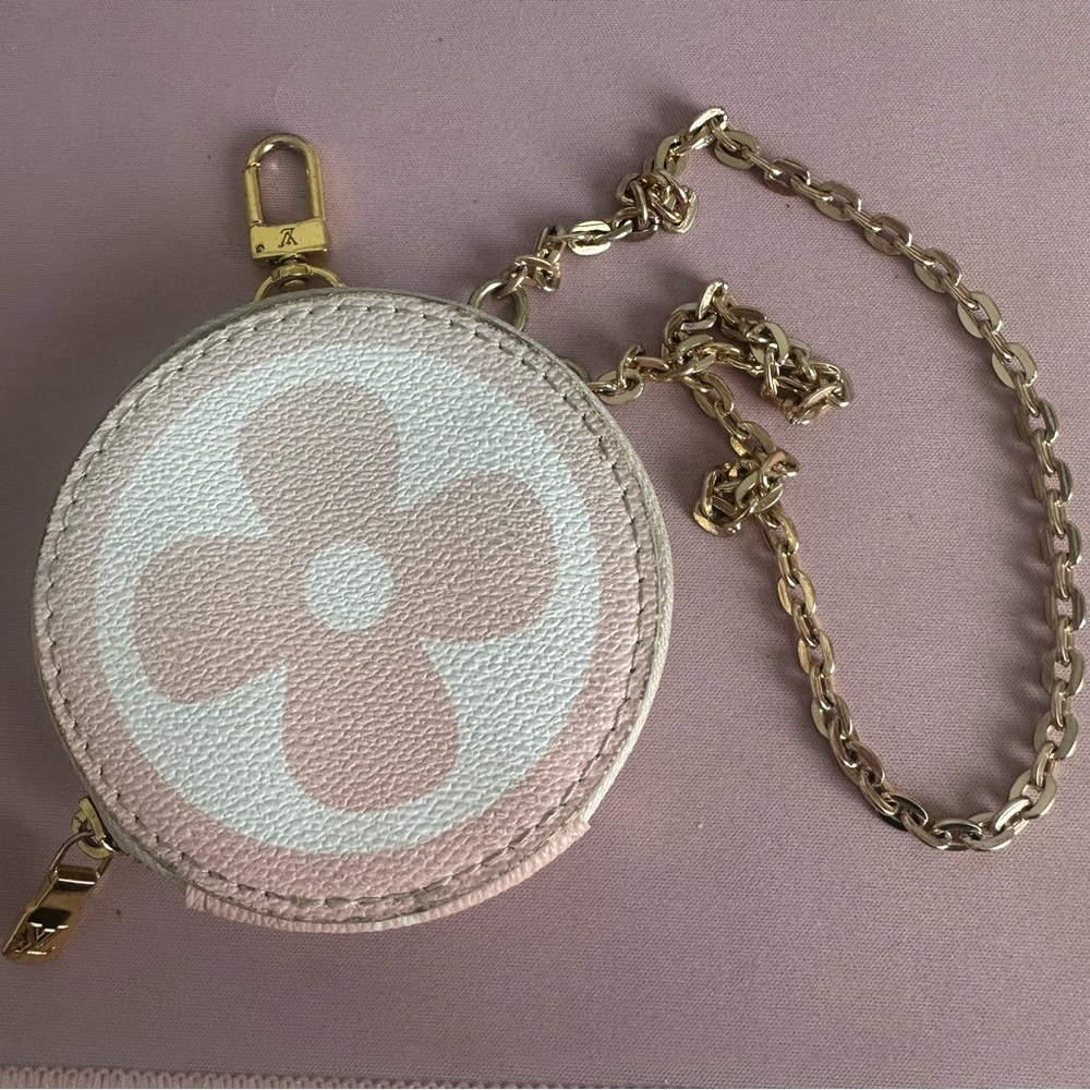 Multi Pochette Accessoires Round Coin Purse By The Pool Monogram Giant - Picture 6 of 13